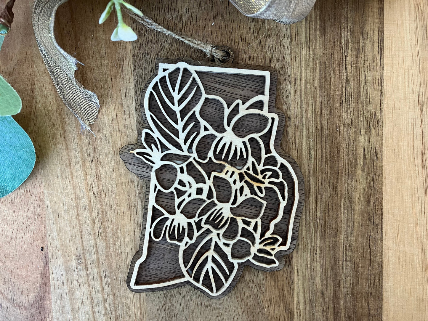 Wooden Rhode Island State Flower Ornament