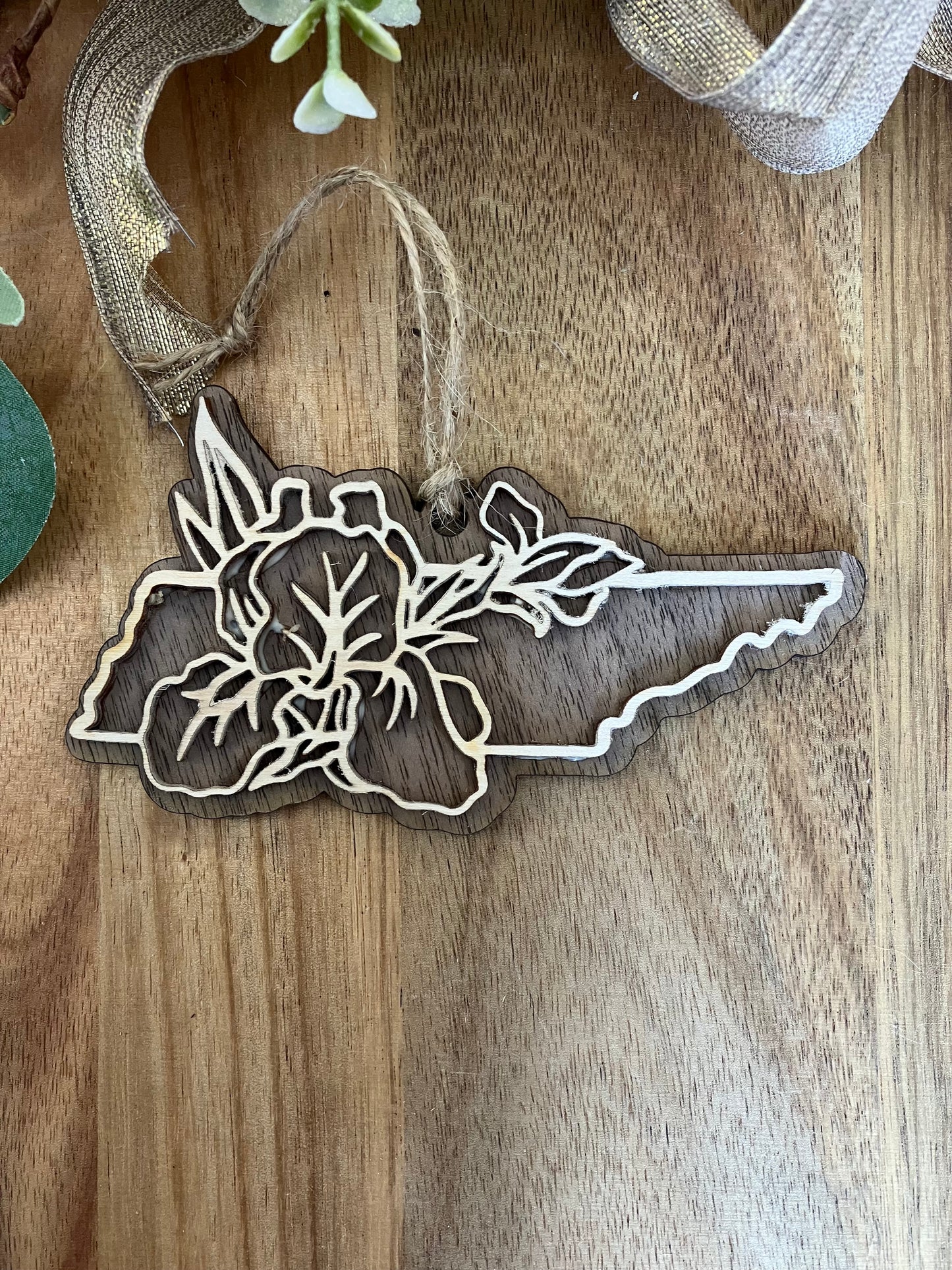 Wooden Tennessee State Flower Ornament