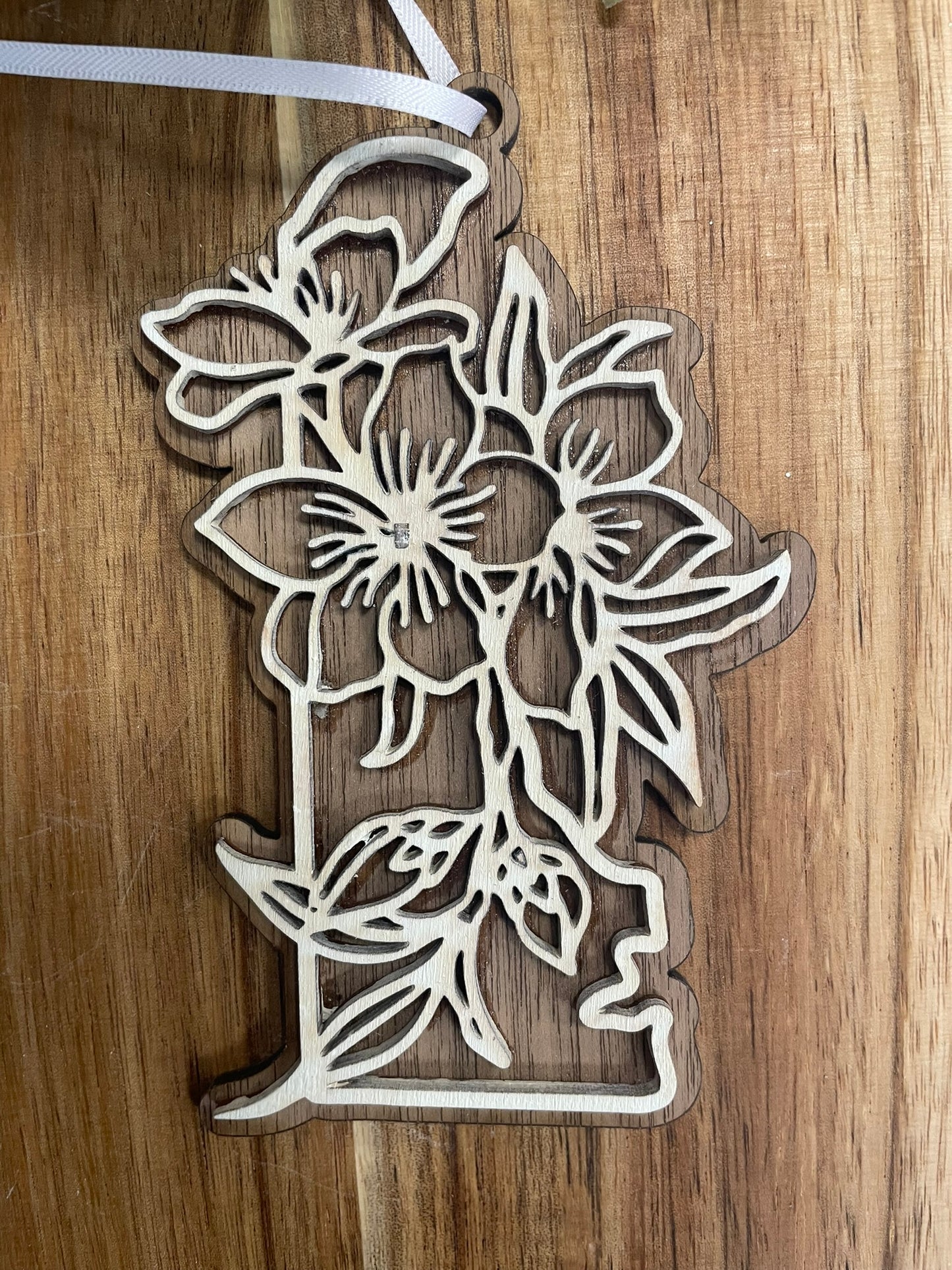 Wooden Delaware State Flower Ornament