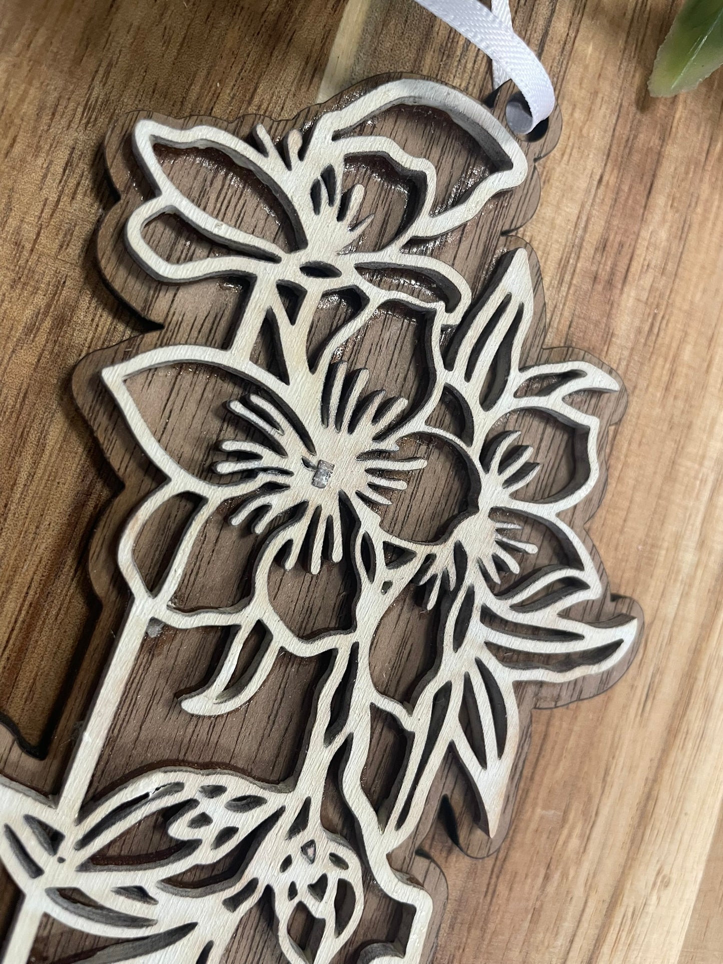 Wooden Delaware State Flower Ornament